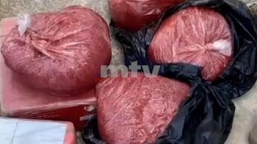 بالفيديو: توقيف فان... وضبط معسل ودخان مهرب ومزور