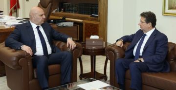 كنعان زار الرئيس عون: لبنان على طاولة القرار ولا يوجد تعثر بالمفاوضات مع صندوق النقد كنعان زار الرئيس عون: لبنان على طاولة القرار ولا يوجد تعثر بالمفاوضات مع صندوق النقد