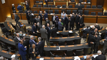 حزب القوات اللبنانية يعطل عمل مجلس النواب بالمقاطعة.. فأي انعكاس لذلك على عمل مؤسسات الدولة ومصالح المواطنين؟ (تقرير) حزب القوات اللبنانية يعطل عمل مجلس النواب بالمقاطعة.. فأي انعكاس لذلك على عمل مؤسسات الدولة ومصالح المواطنين؟ (تقرير)