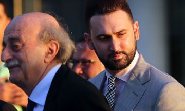 وليد وتيمور جنبلاط يعزيان بوفاة دبلوماسيين قطريين في مصر وليد وتيمور جنبلاط يعزيان بوفاة دبلوماسيين قطريين في مصر