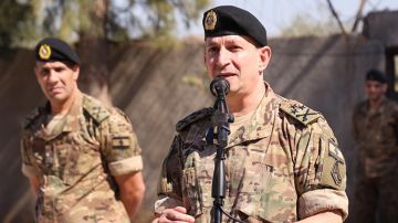 قائد الجيش يرد على الافتراءات والشائعات قائد الجيش يرد على الافتراءات والشائعات