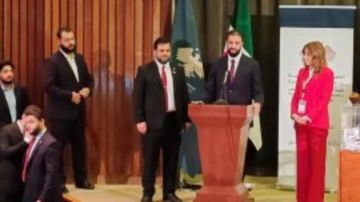 الرئيس السوري أحمد الشرع يتفقد مراكز الاقتراع خلال انتخابات مجلس الشعب الأولى بعد سقوط نظام الأسد