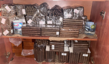 الريجي دهمت في حارة حريك أكبر مستودع لتزوير السيجار الريجي دهمت في حارة حريك أكبر مستودع لتزوير السيجار