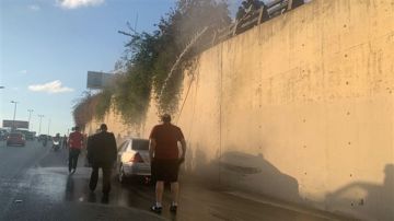 احتراق سيارة عند نفق المطار... والدفاع المدني يتدخل احتراق سيارة عند نفق المطار... والدفاع المدني يتدخل