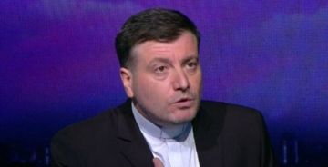 الأب نصر: الرواتب ترتفع سنويا مع كل عام دراسي جديد وتم إقرار صرف سلفة للمعلمين المتعاقدين الأب نصر: الرواتب ترتفع سنويا مع كل عام دراسي جديد وتم إقرار صرف سلفة للمعلمين المتعاقدين