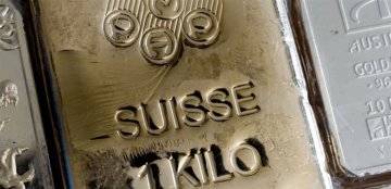 الذهب يكسر حاجز 4 آلاف دولار ملاذ آمن بلا سقف الذهب يكسر حاجز 4 آلاف دولار ملاذ آمن بلا سقف