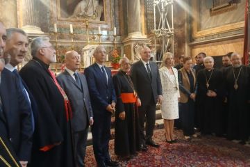 الرئيس عون واللبنانية الأولى في روما الرئيس عون واللبنانية الأولى في روما