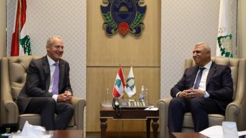 المدير العام للأمن العام يستقبل السفير الأسترالي ويبحث آفاق التعاون المدير العام للأمن العام يستقبل السفير الأسترالي ويبحث آفاق التعاون