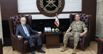 قائد الجيش بحث مع السكاف الأوضاع العامة في البلاد