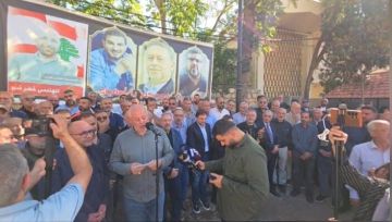 فياض خلال وقفة تضامنية مع بلدة بليدا: موقف الرئيس عون تطور هام في سياق مواجهة العدو وباقون في أرضنا فياض خلال وقفة تضامنية مع بلدة بليدا: موقف الرئيس عون تطور هام في سياق مواجهة العدو وباقون في أرضنا