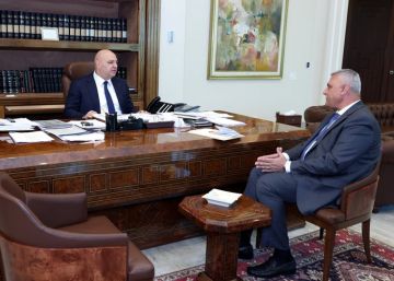 الرئيس عون يطلع على عمل الأمن العام وبرامج إعادة النازحين السوريين الرئيس عون يطلع على عمل الأمن العام وبرامج إعادة النازحين السوريين