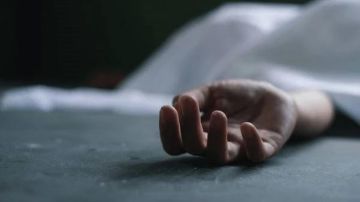 طعنت بصدرها... وذووها يكسرون المستشفى