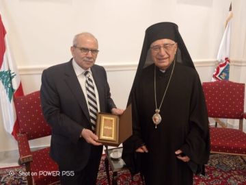 سلام زار البطريرك العبسي وبحث معه في الأوضاع العامة والإصلاحات في البلاد سلام زار البطريرك العبسي وبحث معه في الأوضاع العامة والإصلاحات في البلاد