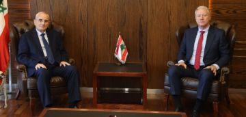منسى بحث مع رجي بتعزيز التعاون الوزاري وتسلم منه وثائق تساعد على ترسيم الحدود البرية منسى بحث مع رجي بتعزيز التعاون الوزاري وتسلم منه وثائق تساعد على ترسيم الحدود البرية