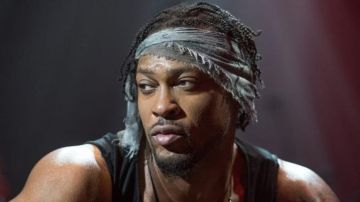 رحيل أسطورة النيو سول دانجيلو!