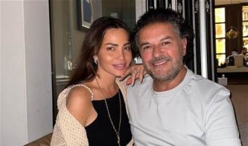 بعد انتشار أنباء عن انفصالهما.. راغب علامة بلقطات رومانسية مع زوجته ويتغزل بها (صور)