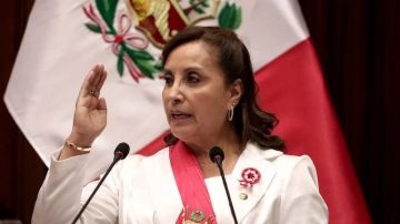 الرئيسة البيروفية المقالة تتهم قوى خفية ومصالح غير معلنة بإزاحتها عن الحكم