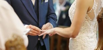 صرخات ورعب في المكان.. زلزال قوي يعطل حفل زفاف داخل كنيسة (فيديو) صرخات ورعب في المكان.. زلزال قوي يعطل حفل زفاف داخل كنيسة (فيديو)