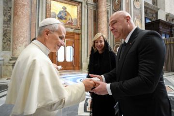 البابا التقى الرئيس عون: زيارتي الى لبنان أريدها أن تكون زيارة سلام ورجاء