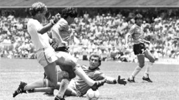 مصرف الأرجنتين يصدر قطعة نقدية احتفاء بهدف مارادونا التاريخي مصرف الأرجنتين يصدر قطعة نقدية احتفاء بهدف مارادونا التاريخي