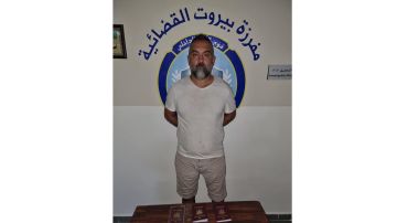 يحتال على العاملات الفليبينيات... ويبتزهن!