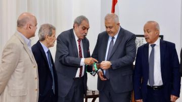 لقاء بين محافظ بيروت ووزير البيئة المصري السابق لقاء بين محافظ بيروت ووزير البيئة المصري السابق