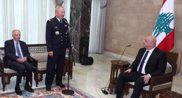 الرئيس عون يستقبل وفد جمعية جوقة الشرف الفرنسية ويؤكد عمق العلاقات اللبنانية الفرنسية