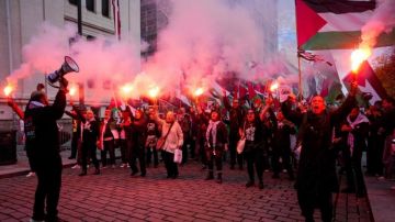 بالفيديو: أغلقوا السفارة واقطعوا العلاقات بالفيديو: أغلقوا السفارة واقطعوا العلاقات