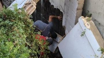 بقي ساعتين تحت الأنقاض... وفاة عامل جراء إنهيار حائط بقي ساعتين تحت الأنقاض... وفاة عامل جراء إنهيار حائط
