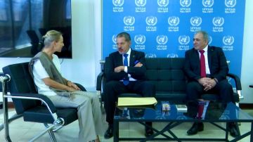 عباس والسفير الفلسطيني بحثا مع مديرة الأونروا سبل دعم المخيمات