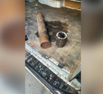 بالصورة: صاروخ داخل سيارة!