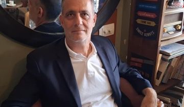 محادثة مع رمزي حميدان حول ديوانه ثمة من يضيء  محادثة مع رمزي حميدان حول ديوانه ثمة من يضيء