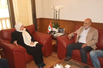الحريري تلتقي الجماعة الاسلامية: تأكيد مشترك على أهمية تحصين الوحدة الداخلية وعلى دور الدولة الطبيعي في حماية لبنان الحريري تلتقي الجماعة الاسلامية: تأكيد مشترك على أهمية تحصين الوحدة الداخلية وعلى دور الدولة الطبيعي في حماية لبنان