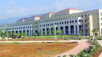 بعد فضيحة تزوير علامات.. قرار لرئيس الجامعة اللبنانية بإيقاف مدير الفرع الأول لكلية الحقوق عن العمل بعد فضيحة تزوير علامات.. قرار لرئيس الجامعة اللبنانية بإيقاف مدير الفرع الأول لكلية الحقوق عن العمل