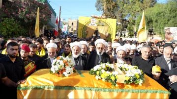 تشييع حاشد في حاروف للشهيد عباس حسن كركي (أبو جهاد) الذي ارتقى بغارة إسرائيلية تشييع حاشد في حاروف للشهيد عباس حسن كركي (أبو جهاد) الذي ارتقى بغارة إسرائيلية