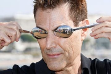 بالفيديو عراف إسرائيلي يحذر ترامب من زيارة شرم الشيخ: لدي إشارات مقلقة تذكر مصير السادات