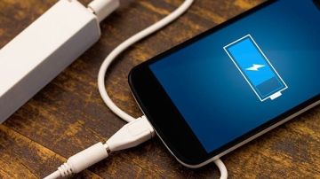 احذرها.. أخطاء شائعة تدمر بطارية هاتفك احذرها.. أخطاء شائعة تدمر بطارية هاتفك