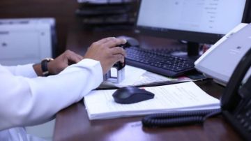 أعطال شبه دائمة في الوزارة.. والسبب غياب الـ ups!