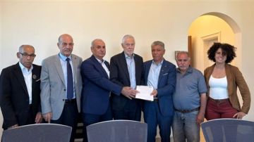 اتحاد نقابات عمال فلسطين فرع لبنان يلتقي رئيس لجنة الحوار اللبناني الفلسطيني في السراي الحكومي اتحاد نقابات عمال فلسطين فرع لبنان يلتقي رئيس لجنة الحوار اللبناني الفلسطيني في السراي الحكومي