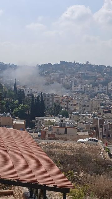 بالصورة غارة مسيرة تستهدف سيارة على طريق تول