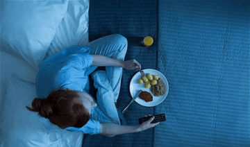 احذروا.. تناول العشاء في وقت متأخر يسبب هذه الأمراض احذروا.. تناول العشاء في وقت متأخر يسبب هذه الأمراض