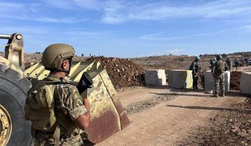 الجيش اللبناني يزيل عوائق إسمنتية من مخلفات الاحتلال في عيترون الجيش اللبناني يزيل عوائق إسمنتية من مخلفات الاحتلال في عيترون