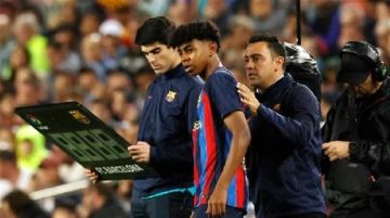 برشلونة يستعين بـ الرجل الخبير لتقويم سلوك نجمه يامال برشلونة يستعين بـ الرجل الخبير لتقويم سلوك نجمه يامال