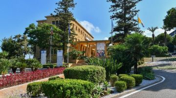 رئيس جامعة الروح القدس الكسليك: لمحاسبة قاتل الخريج إيليو أبو حنا رئيس جامعة الروح القدس الكسليك: لمحاسبة قاتل الخريج إيليو أبو حنا