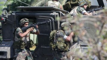 الجيش: تمارين تدريبية في حقل تم رطيبة اللقلوق الجيش: تمارين تدريبية في حقل تم رطيبة اللقلوق