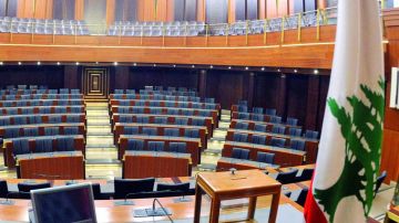 الرئيس بري يرفع الجلسة العامة لعدم إكتمال النصاب بعد إعلان كتلتي القوات و الكتائب وعدد من النواب التغييريين مقاطعتها (تقرير) الرئيس بري يرفع الجلسة العامة لعدم إكتمال النصاب بعد إعلان كتلتي القوات و الكتائب وعدد من النواب التغييريين مقاطعتها (تقرير)