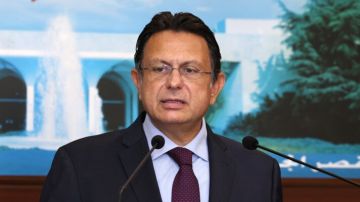 الخازن تابع هاتفيا مع الرئيس عون والحجار أزمة النفايات: الأولوية لتفادي كارثة بيئية وصحية الخازن تابع هاتفيا مع الرئيس عون والحجار أزمة النفايات: الأولوية لتفادي كارثة بيئية وصحية