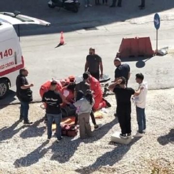 النشرة: سقوط امرأة من توك توك في زحلة وإصابتها بجروح