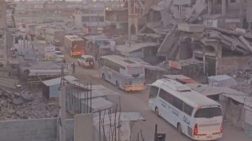 حافلات الصليب الاحمر تنطلق لنقل الأسرى الفلسطينيين