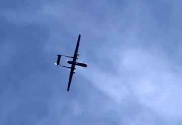 مسيرة إسرائيلية تلقي قنبلة قرب مزارعين شرقي ميس الجبل جنوب لبنان